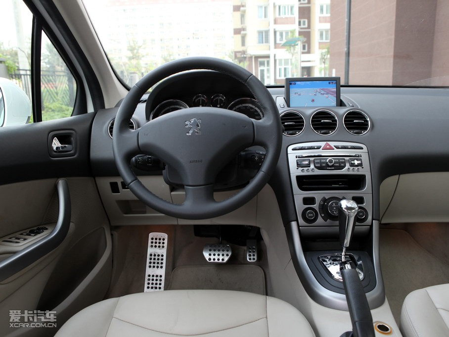 2010款标致4082.0l 自动尊贵版