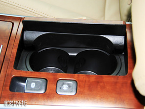 试驾荣威950 1.8T典雅型
