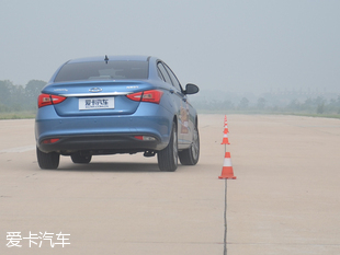 奇瑞汽车2016款艾瑞泽5