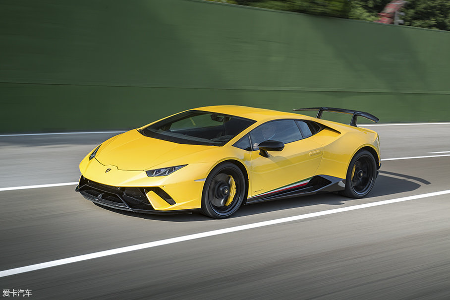 海外试驾兰博基尼Huracan Performante