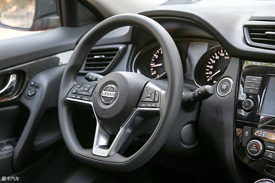 > 测东风日产奇骏7座版