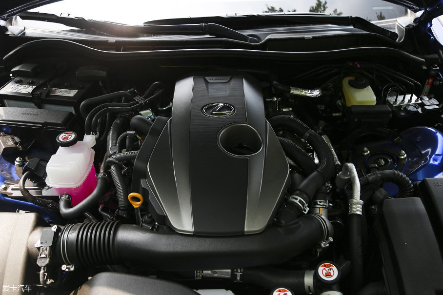 外刚内柔 测试雷克萨斯IS 300 F SPORT