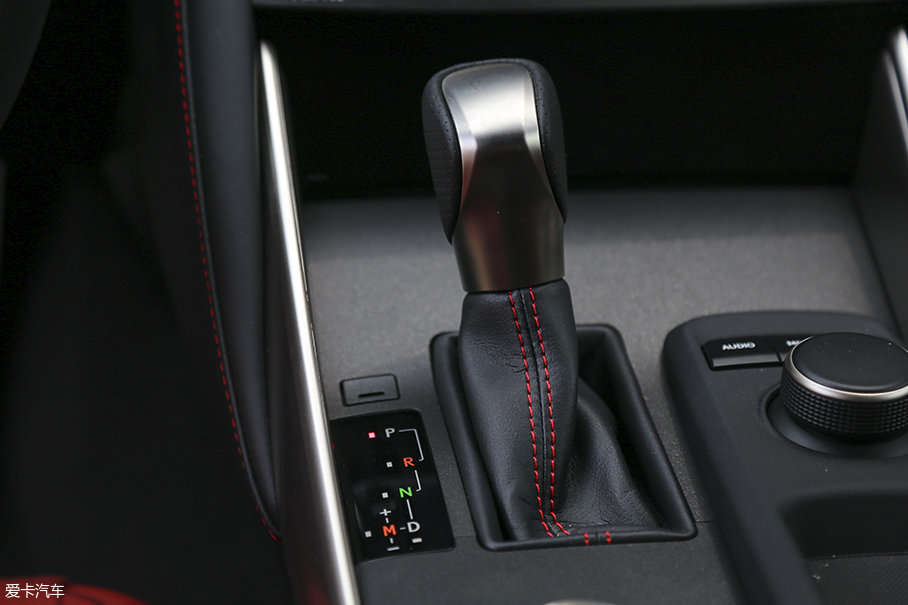 外刚内柔 测试雷克萨斯IS 300 F SPORT