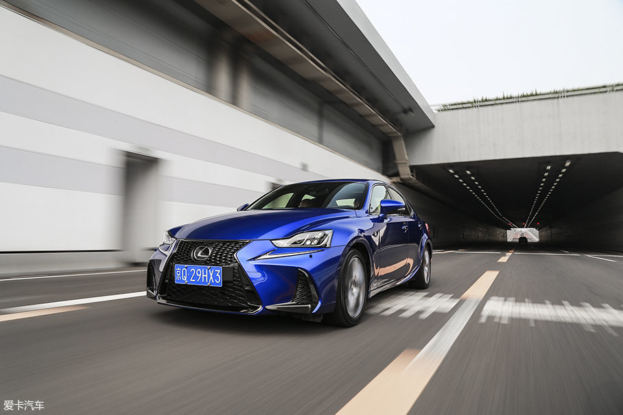 外刚内柔 测试雷克萨斯IS 300 F SPORT