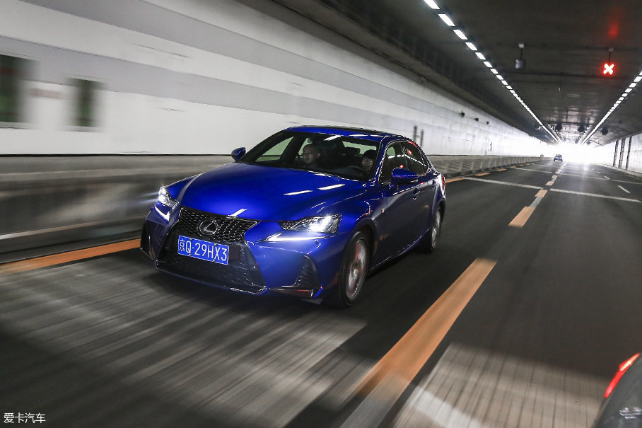 外刚内柔 测试雷克萨斯IS 300 F SPORT
