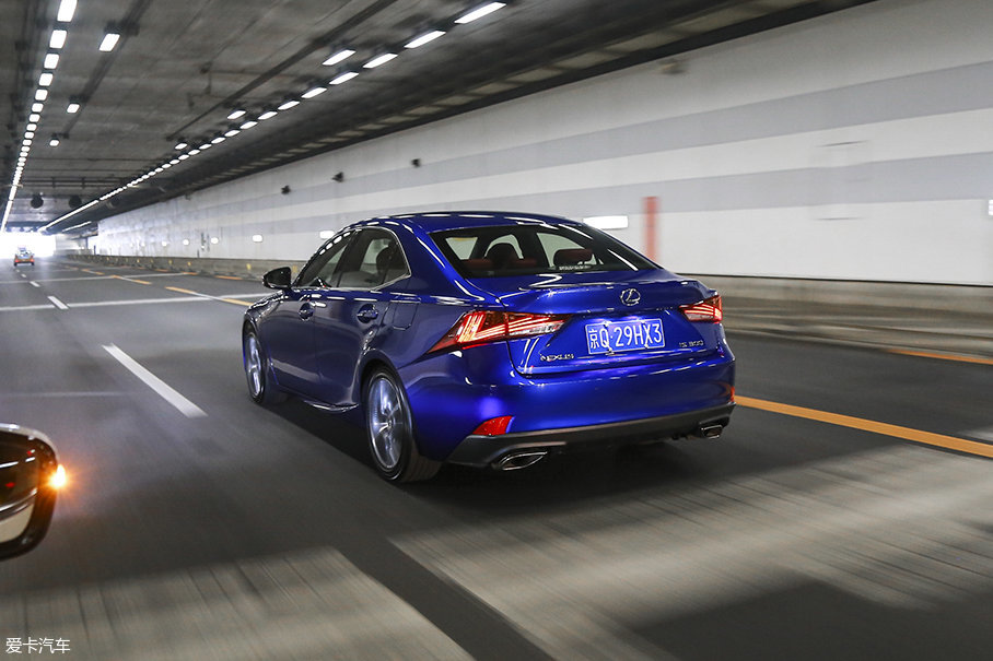 外刚内柔 测试雷克萨斯IS 300 F SPORT