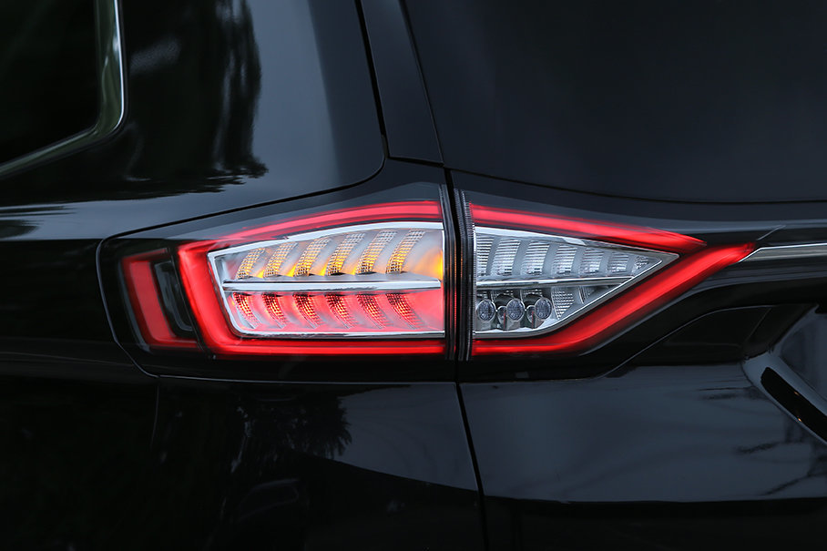 全led光源使锐界的尾灯看上去更锐利也更具科技感.