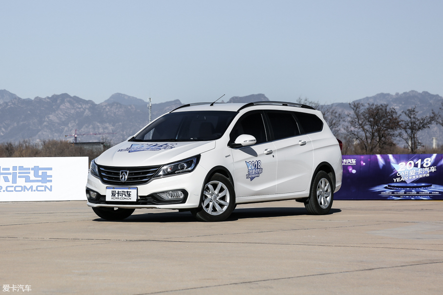 2018年度车017款宝骏310W 1.5L手动豪华