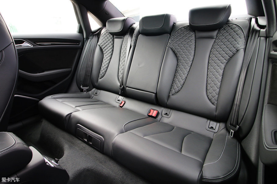 让超跑汗颜 赛道试奥迪RS 3 Limousine