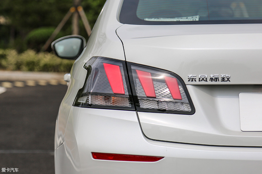 爱卡试驾东风标致408