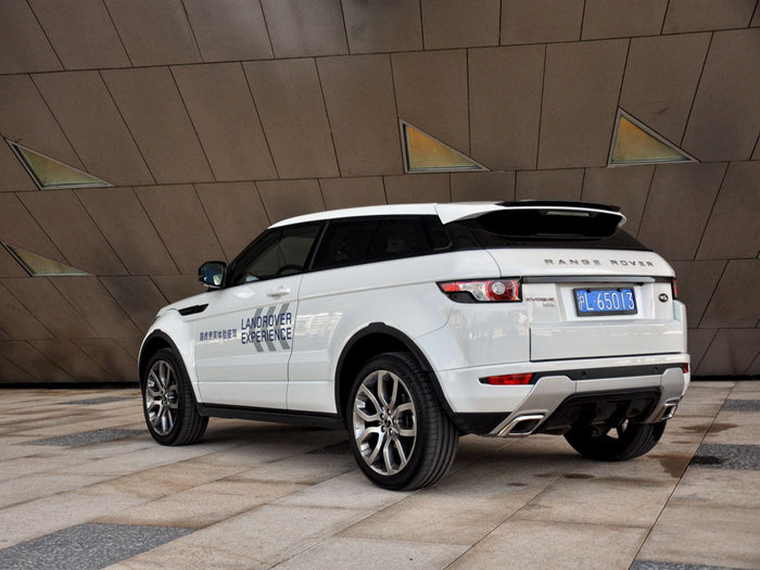 路虎揽胜极光图片