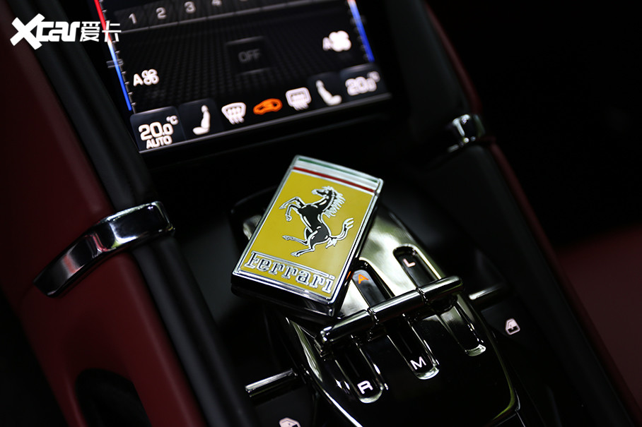 > 抢先试驾法拉利roma