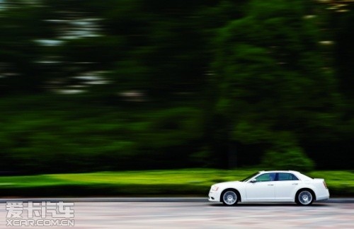 试驾克莱斯勒300C