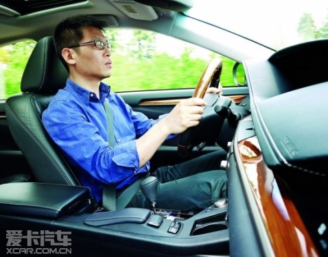 试驾雷克萨斯ES300h