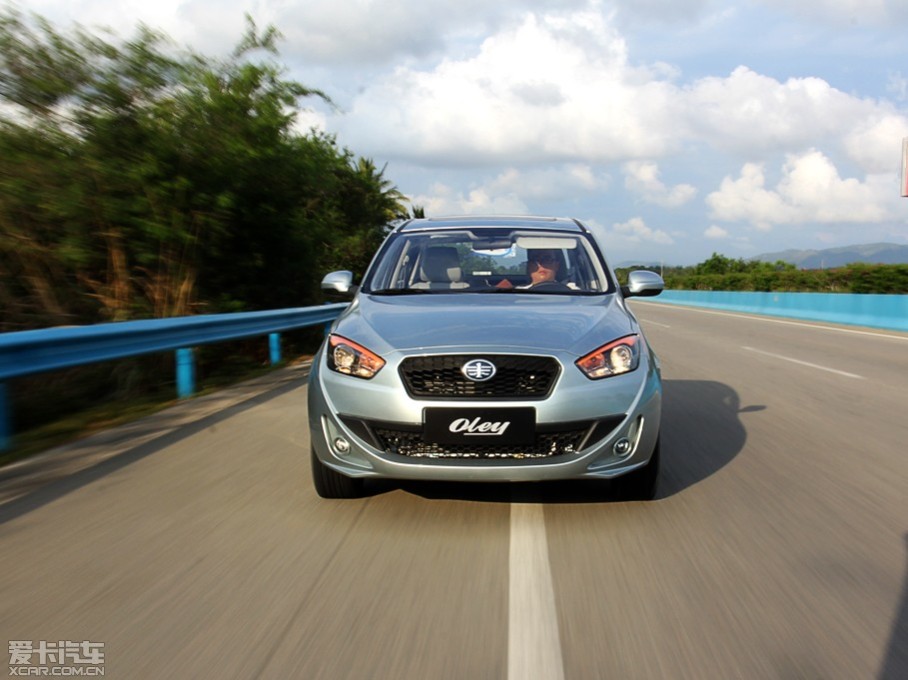 一汽欧朗是一汽旗下的全新子品牌,奔腾走中高端车型路线,而欧朗则定位