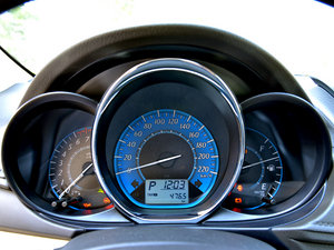 2014YARiS L 