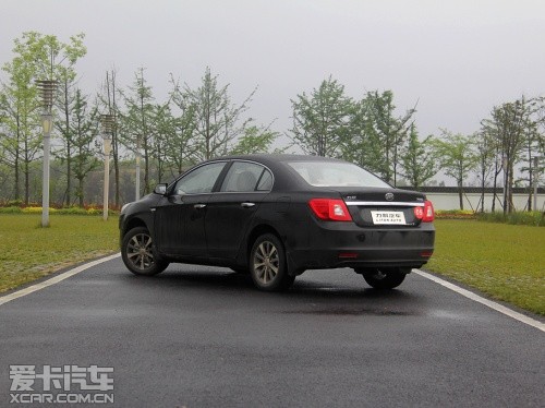 力帆汽车2013款力帆720