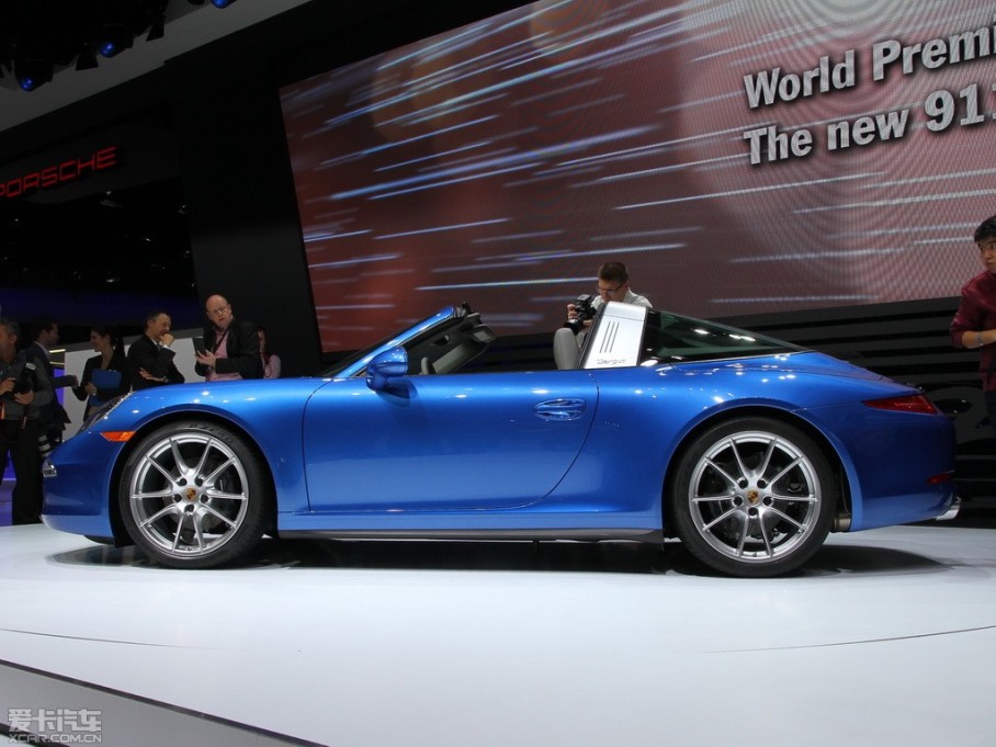 ʱ113գʱڱչʽȫһ911 Targa³˿۵ƣӵ3.4L3.8LֲͬĶ۷棬ȫһ911 Targa˻ع鸴ŵƣΪ۵ƣ19۵һȫ촰ͬϸڷ...