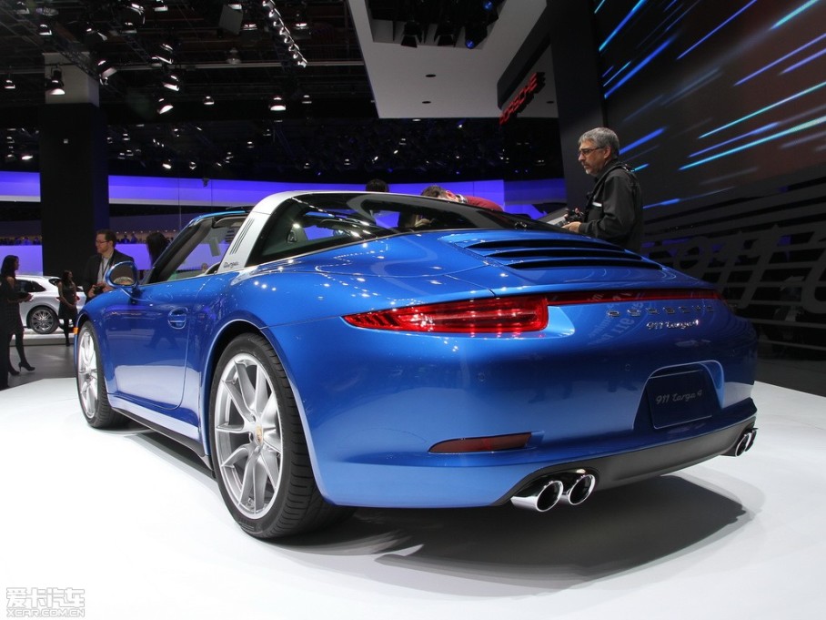 ʱ113գʱڱչʽȫһ911 Targa³˿۵ƣӵ3.4L3.8LֲͬĶ۷棬ȫһ911 Targa˻ع鸴ŵƣΪ۵ƣ19۵һȫ촰ͬϸڷ...