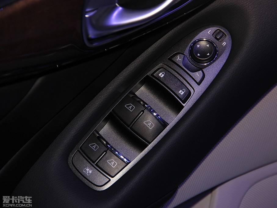 2015ӢQ50L 