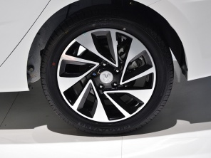 长安乘用车2015款悦翔V7