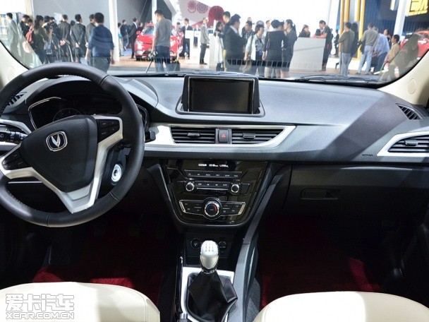 长安乘用车2015款悦翔V7