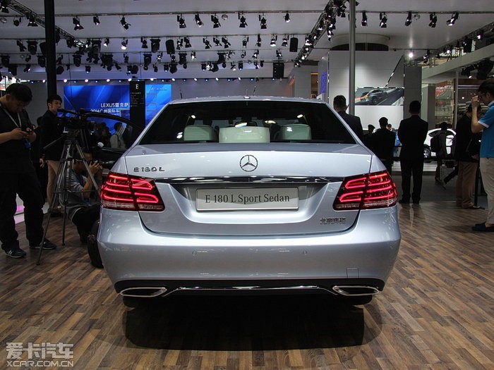 &nbsp; 奔驰e级&nbsp;(4&nbsp;/&nbsp;130)