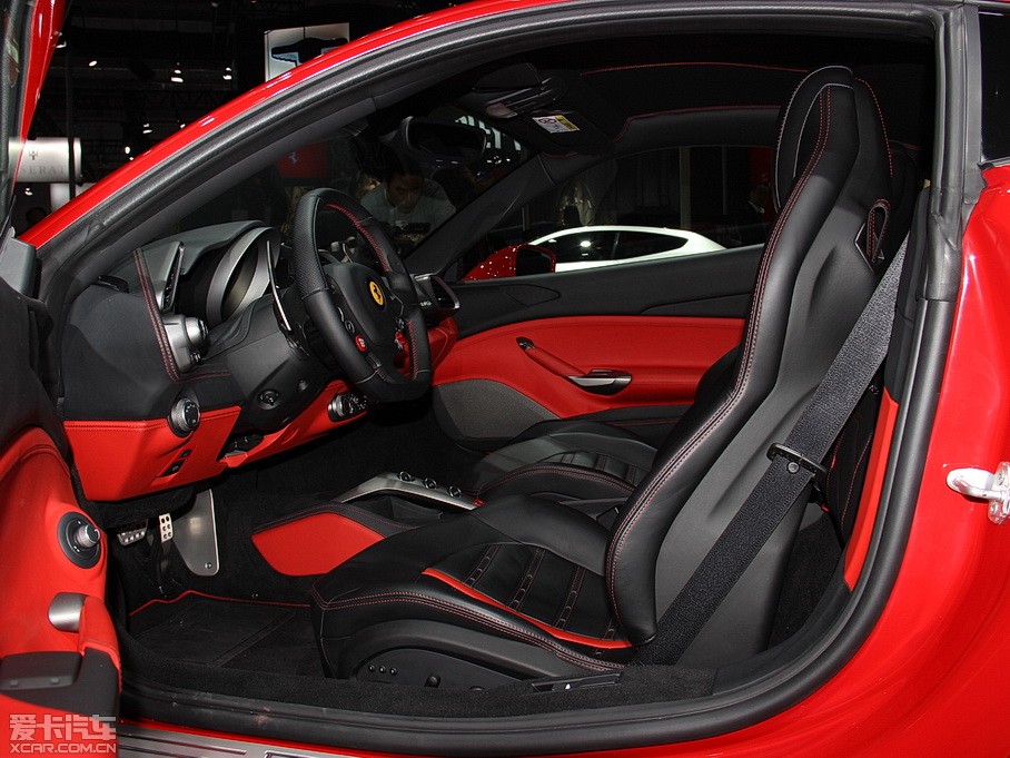 2015款法拉利488gtb