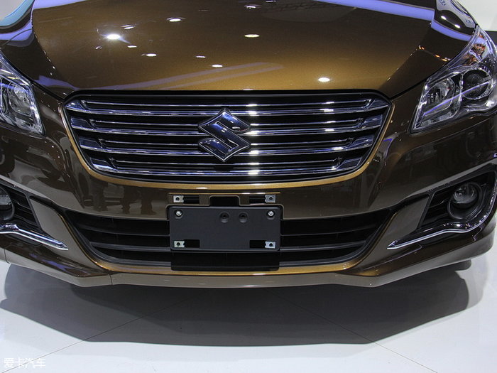 文章 论坛 当前位置: 爱卡首页 汽车图片 铃木 长安铃木 2015款启悦