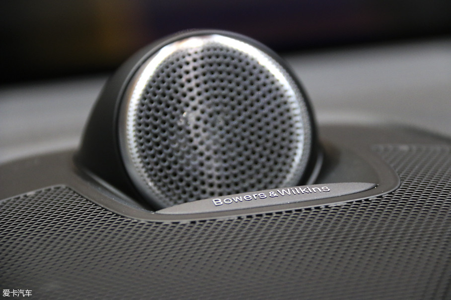 全新xc60也将根据不同的配置搭载不同规格的bowers&wilkins音响系统