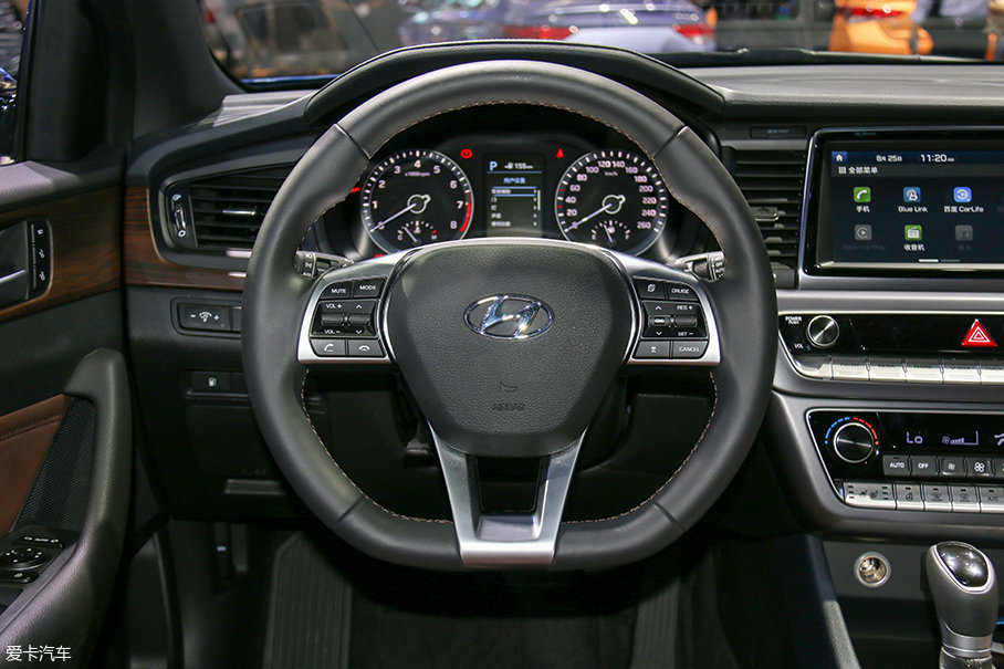 2017成都车展 北京现代 索纳塔九静评:索纳塔九静态评测 内饰(上)