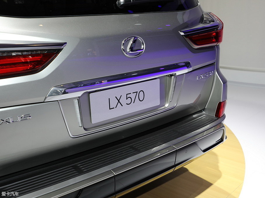 2019׿˹LX 