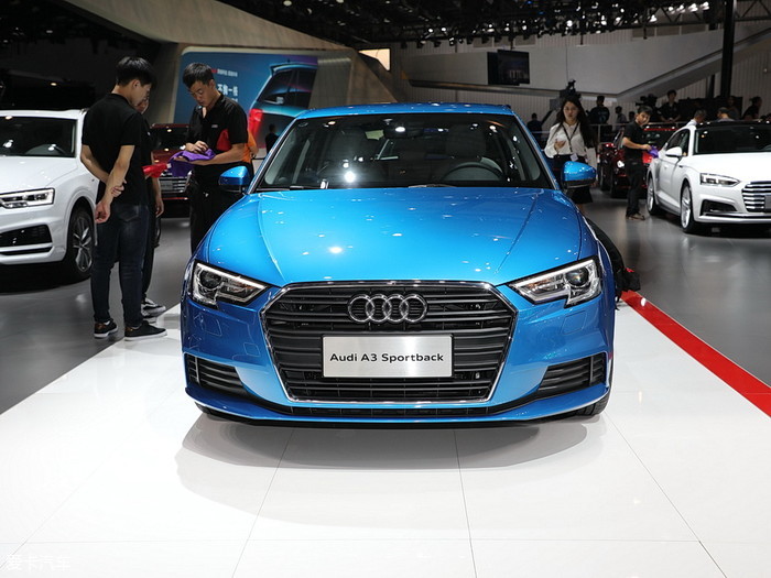 奥迪a3两厢