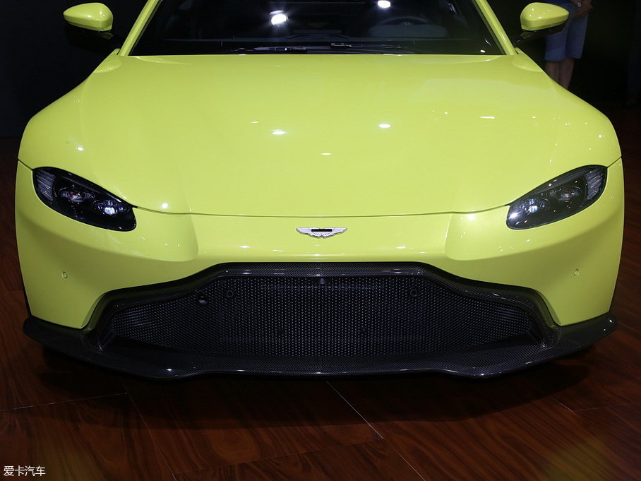 2018V8 Vantage 