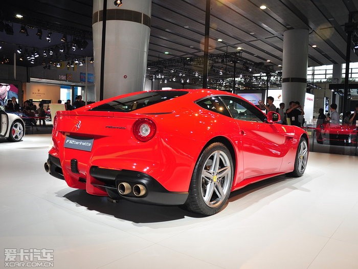 > 法拉利新车