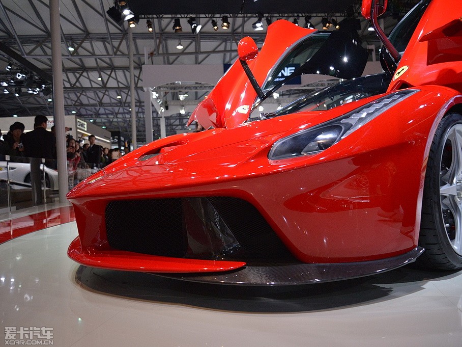 爱卡首页 汽车图片 法拉利 法拉利 laferrari  2014款 1 / 22 2 / 22