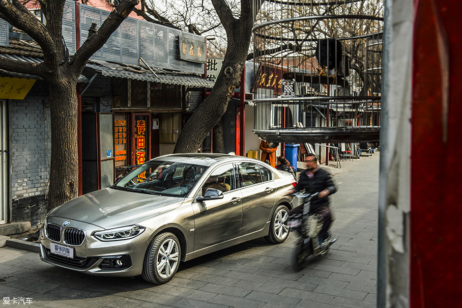 联合评测宝马1系三厢