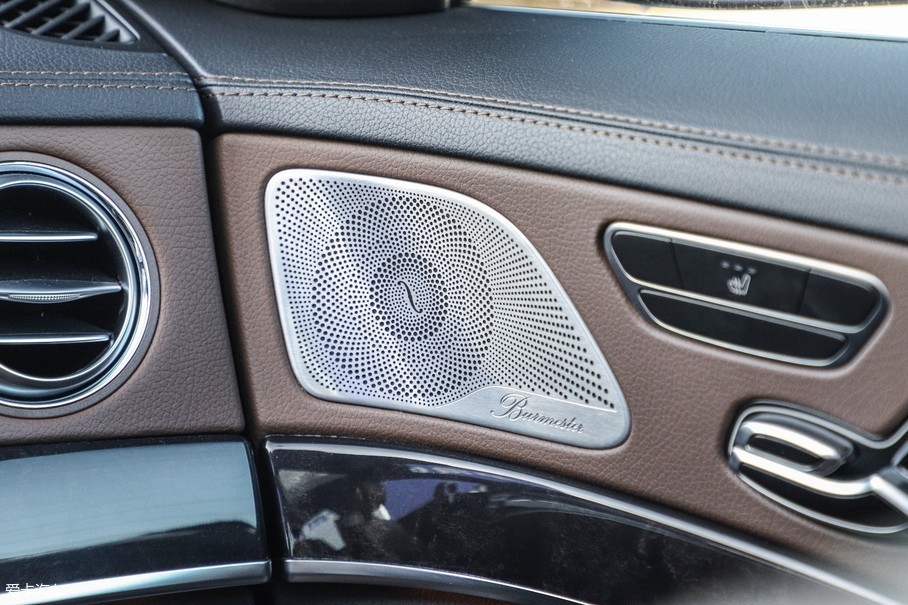 柏林之声音响是奔驰的御用品牌,早已在业内有口皆碑,让每一位乘客都能