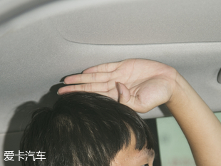 横评；柯米克