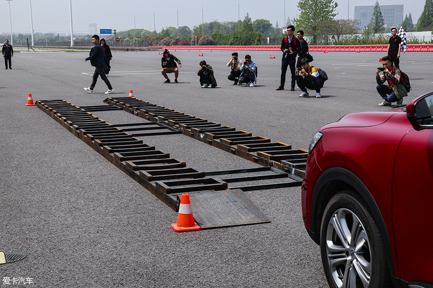 爬坡测试/颠簸测试/隔音测试-爱卡汽车