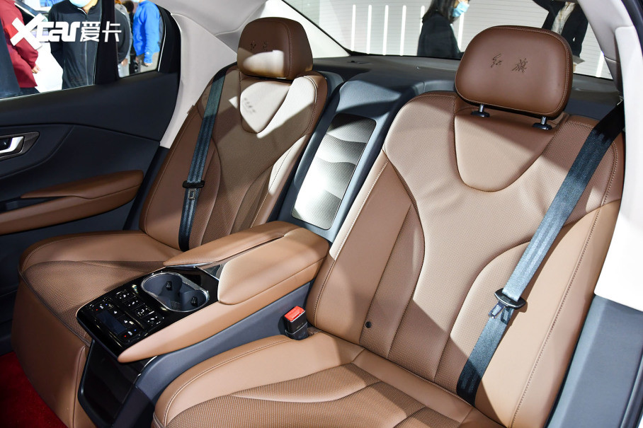 > 爱卡实拍 红旗e-qm5