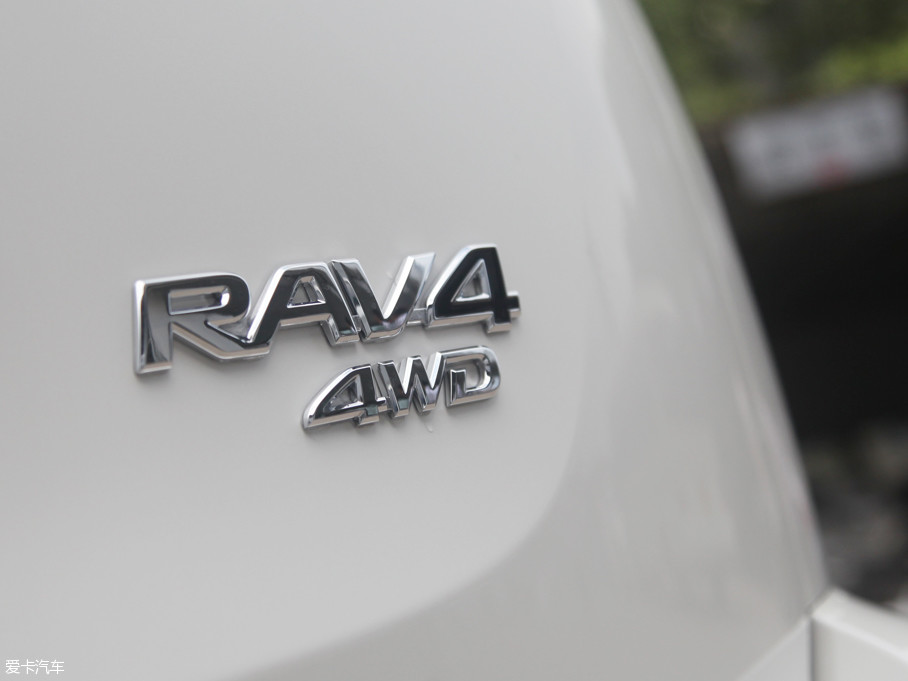 ̸ٷ֣ҲЩİ˵RAV4شҾͷǳϤˡΪڽSUVгѡ֣RAV4Ų׵