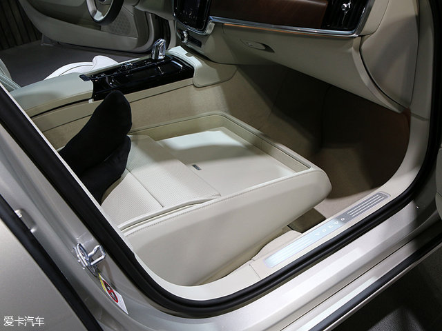 敢为王者加冕 爱卡实拍全新沃尔沃s90l
