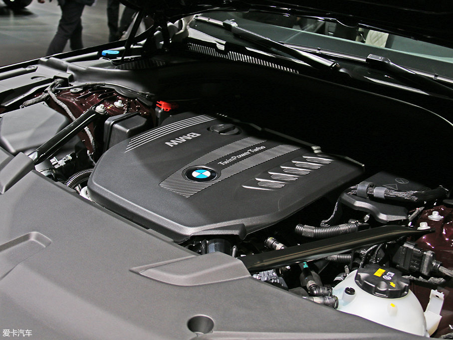 0l涡轮增压柴油发动机,最高功率为195kw(265ps),峰值扭矩为619nm.