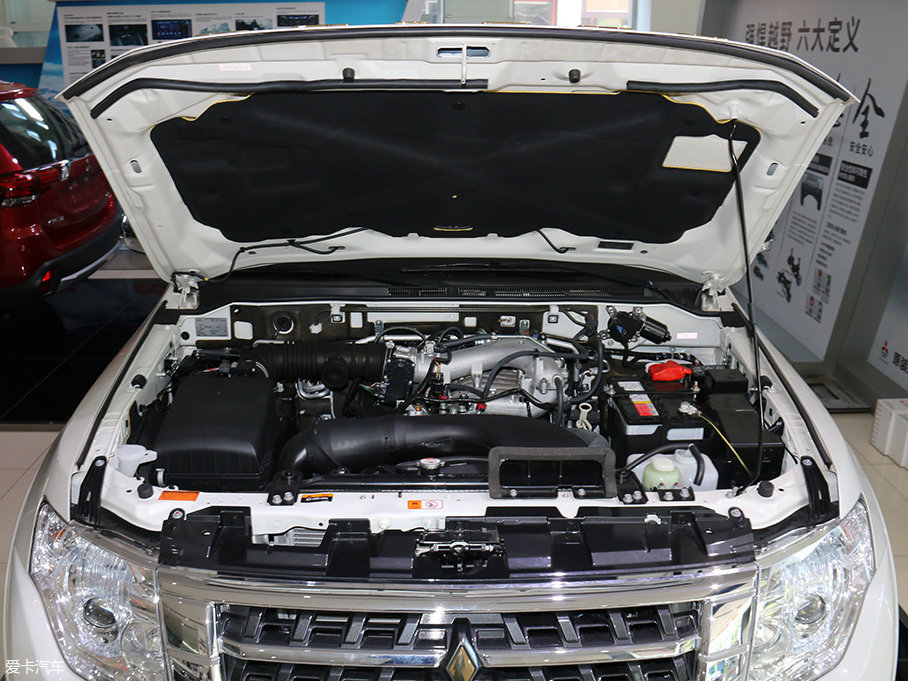 ޴һ̨3.0L V6Ȼ128kW174Ps/5250rpmŤ255Nm/4000rpm