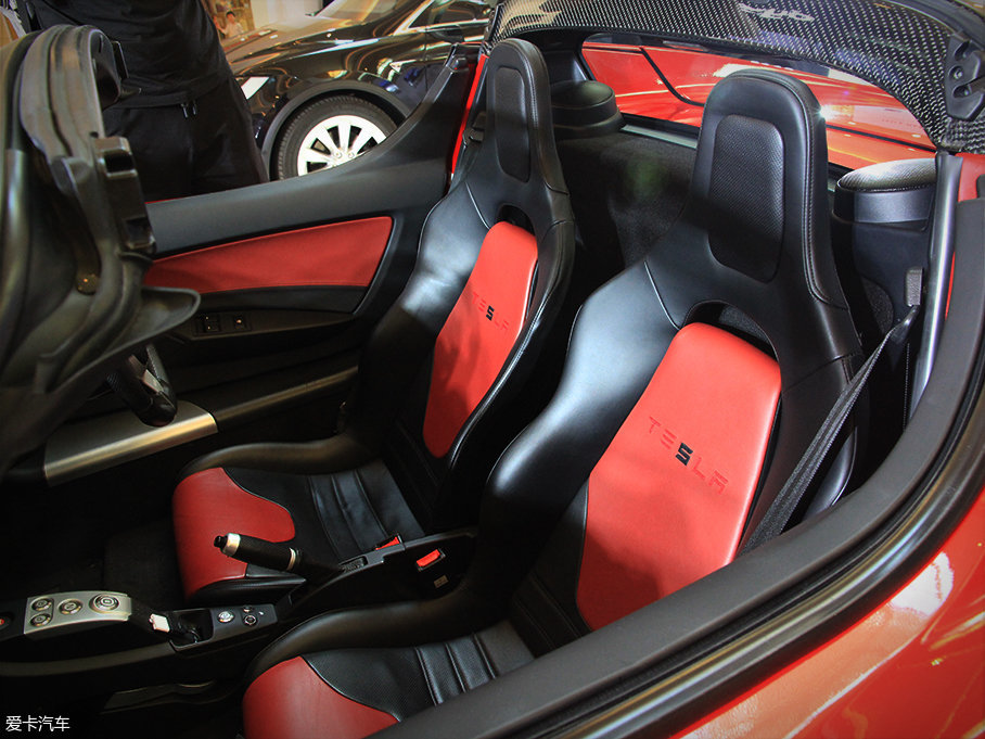 跑车的光纤时代  实拍Tesla Roadster