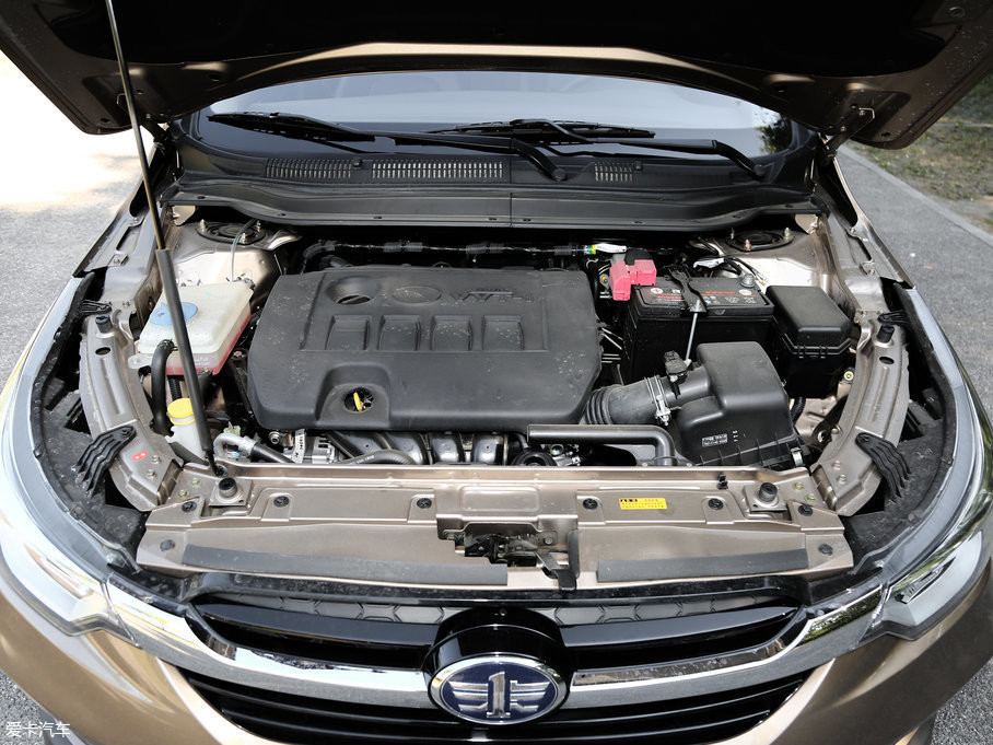 5l与代号为丰田2zr-fe的1.8l两款自然吸气发动机,其中1.