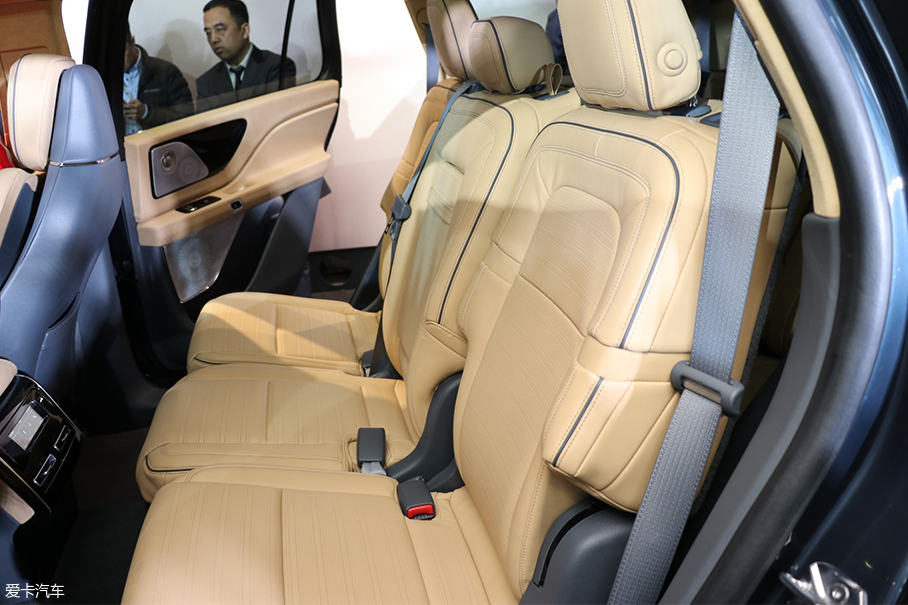 美系颜值担当 爱卡汽车实拍林肯飞行家:空间表现优异-爱卡汽车