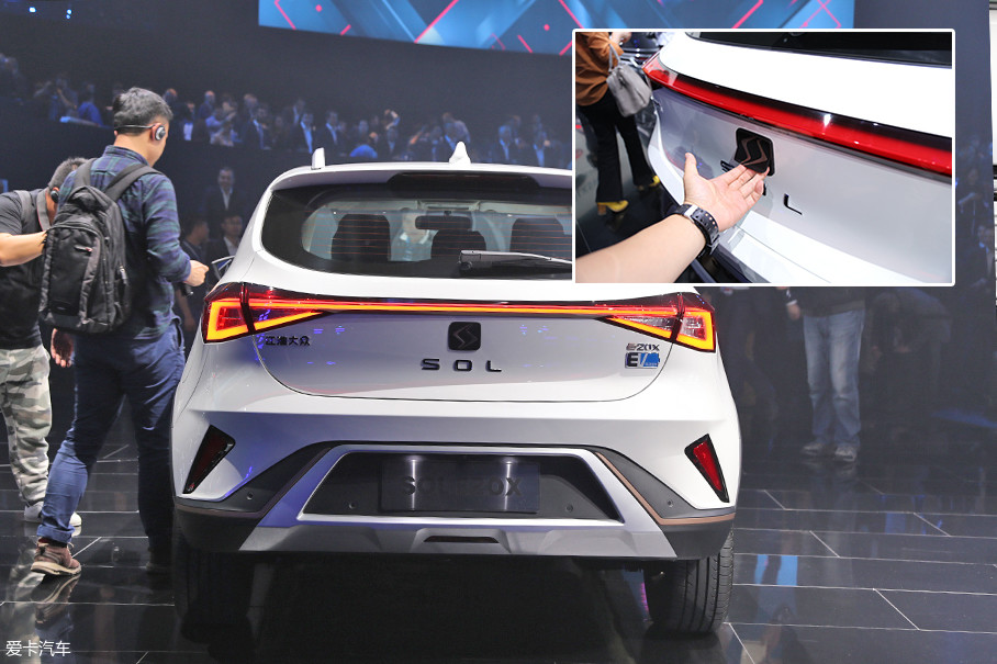 > 实拍江淮大众sol e20x