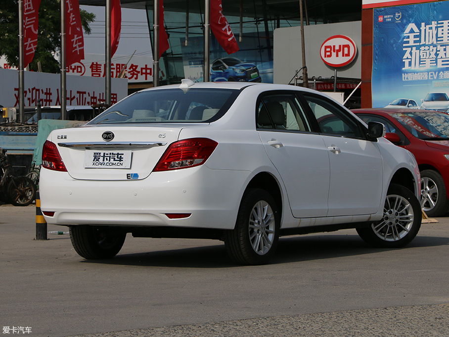 续航里程提升 爱卡汽车拍比亚迪e5 450